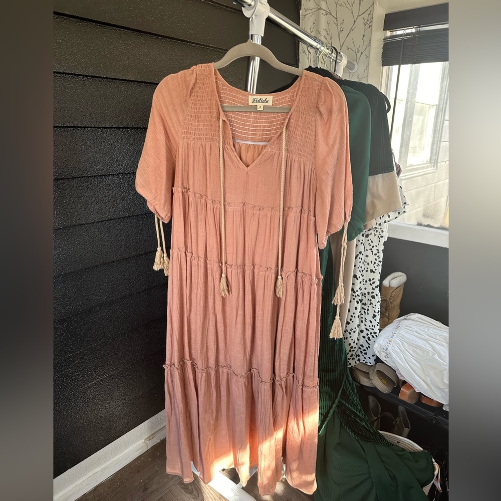 Baby pink maxi dress! Size small fit me and I’m a large so it runs big